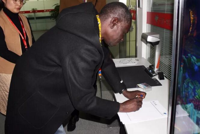 中国援南苏丹教育技术项目--(南苏丹)IT技术代表团参访云和数据