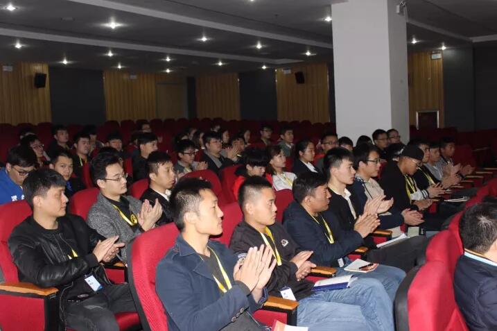 越努力,越幸运——云和数据HTML5、VR、PHP班开学典礼盛况