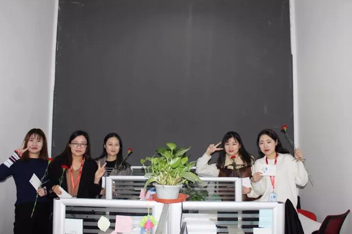 除了吃鸡,感恩节还有这样的打开方式?!